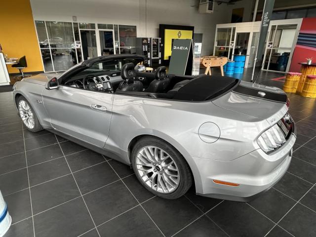 Ford Mustang Convertible image 7