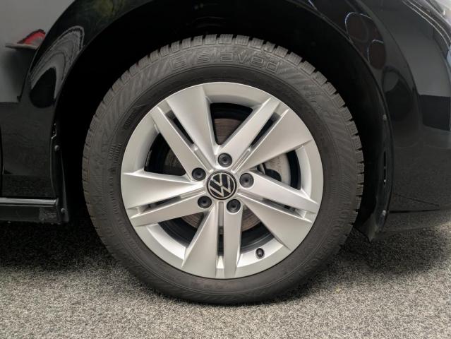 Volkswagen Golf image 6