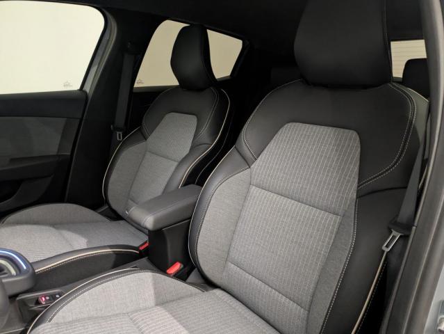 Renault Clio image 8