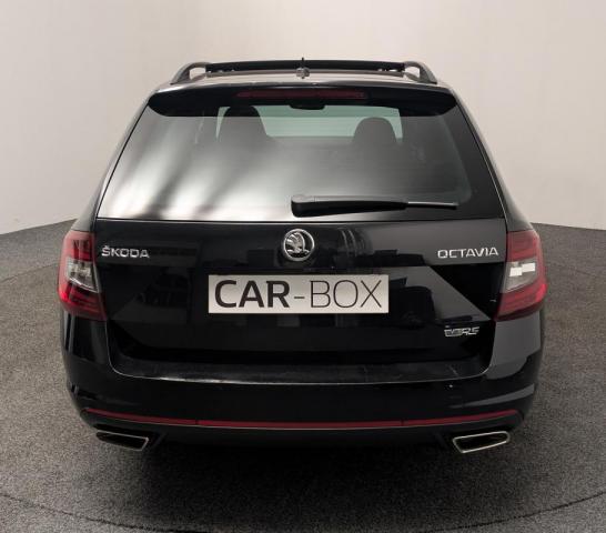 Skoda Octavia image 2