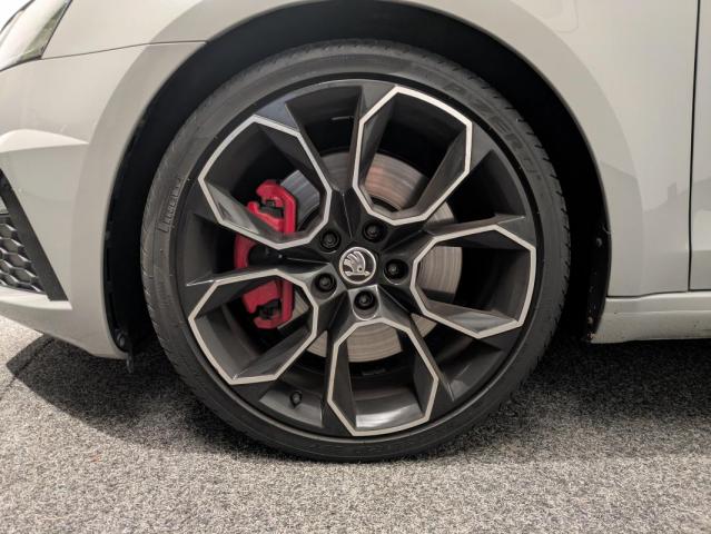 Skoda Octavia image 8