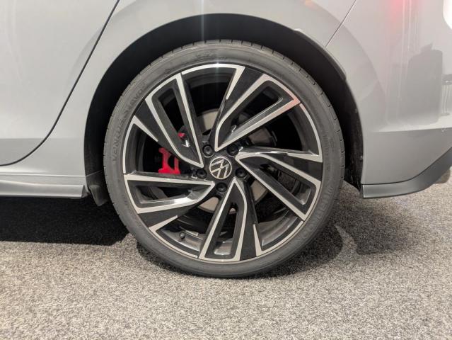 Volkswagen Golf image 1