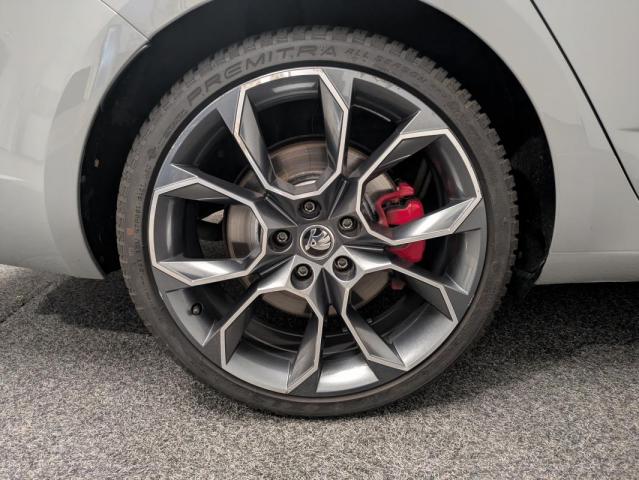 Skoda Octavia image 1