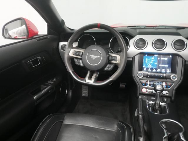 Ford Mustang Convertible image 7