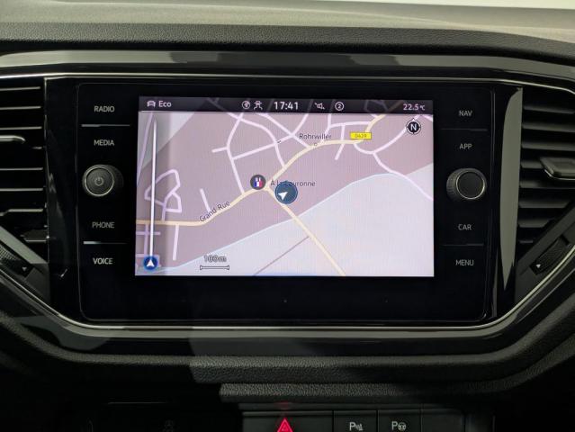 Volkswagen T-Roc image 2