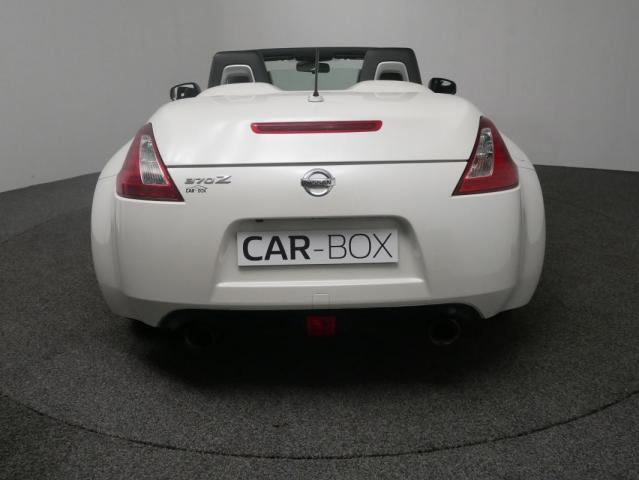 Nissan 370z image 5