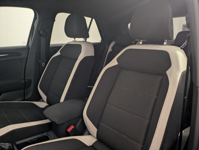 Volkswagen T-Roc image 2