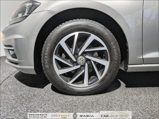Volkswagen Golf image 8