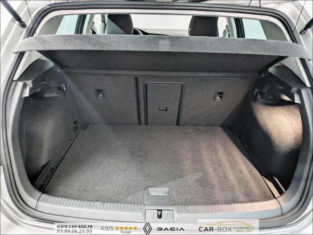 Volkswagen Golf image 9