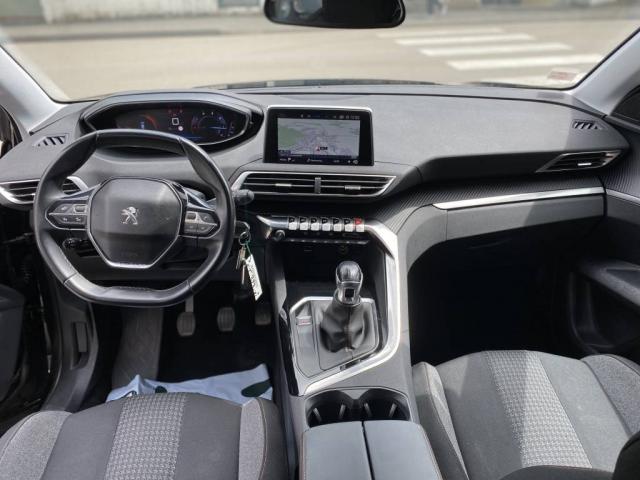 Peugeot 3008 image 2