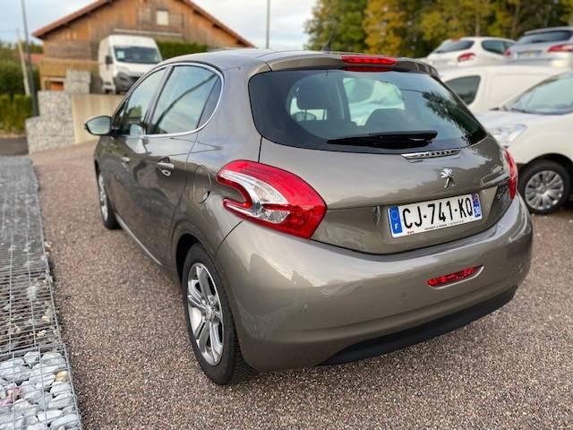 Peugeot 208 image 8