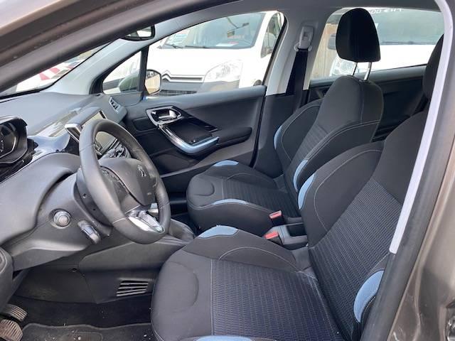 Peugeot 208 image 5