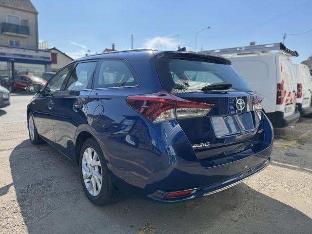 Toyota Auris image 3