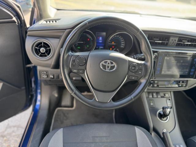 Toyota Auris image 2
