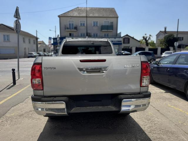 Toyota Hilux image 4