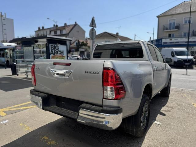 Toyota Hilux image 2