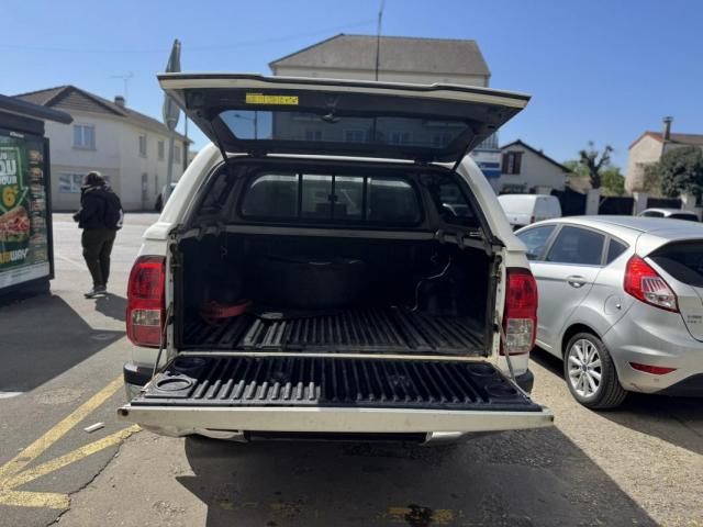 Toyota Hilux image 3