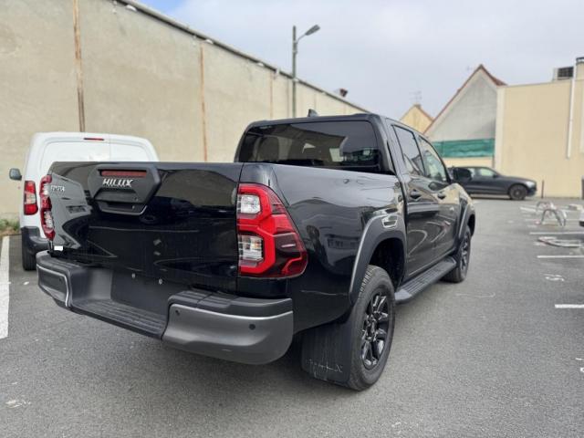 Toyota Hilux image 2
