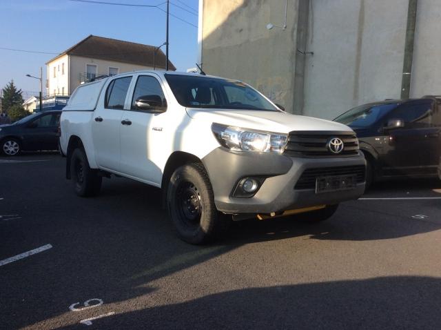 Toyota Hilux image 2