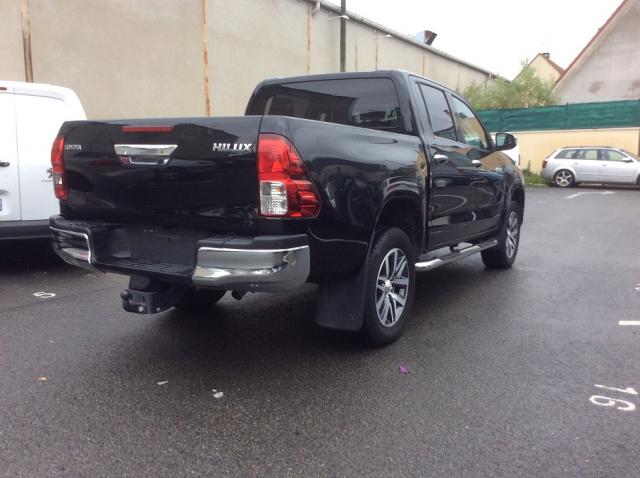 Toyota Hilux image 3
