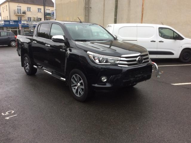 Toyota Hilux image 2