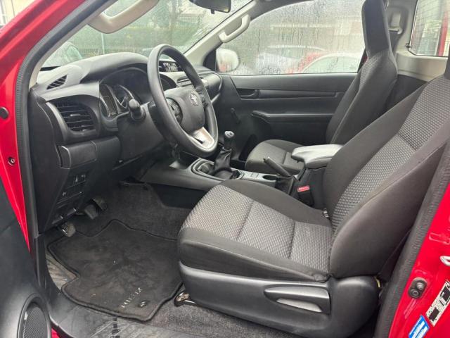 Toyota Hilux image 4