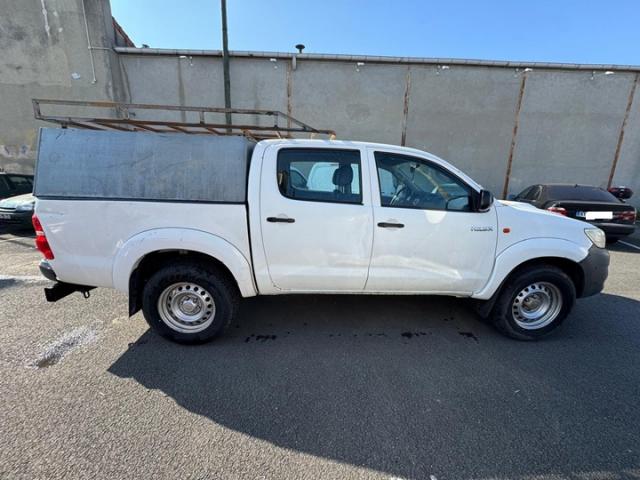 Toyota Hilux image 5