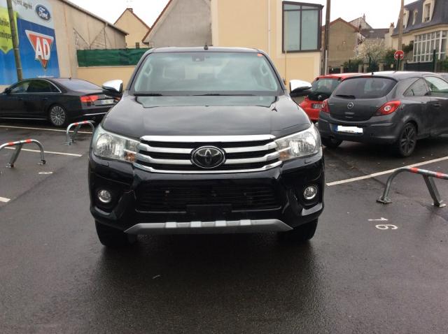 Toyota Hilux image 2