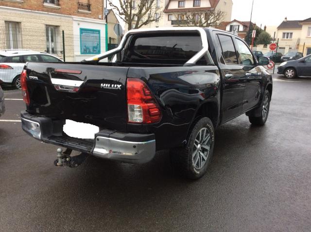 Toyota Hilux image 4