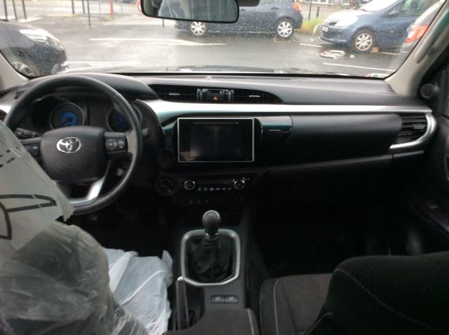 Toyota Hilux image 3