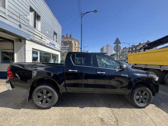 Toyota Hilux image 8