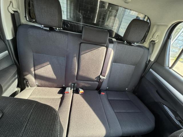 Toyota Hilux image 2
