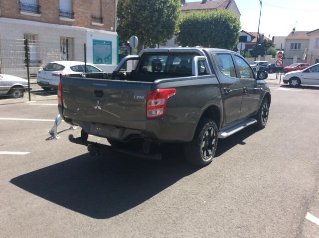 Mitsubishi L200 image 2