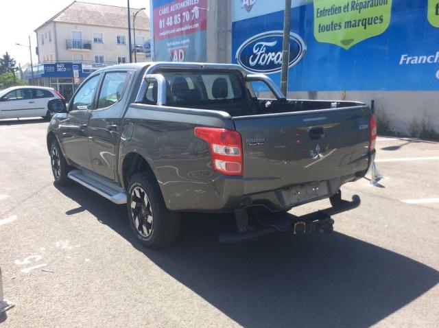 Mitsubishi L200 image 7