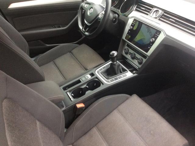 Volkswagen Passat image 1
