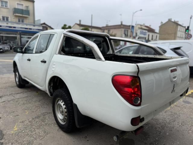 Mitsubishi L200 image 4