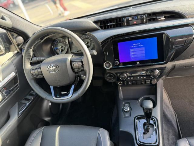 Toyota Hilux image 5