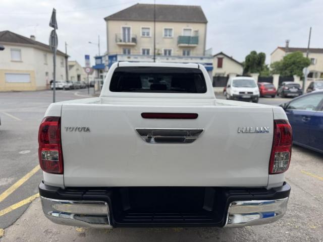 Toyota Hilux image 1