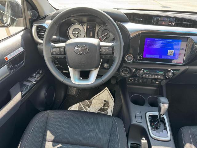 Toyota Hilux image 3