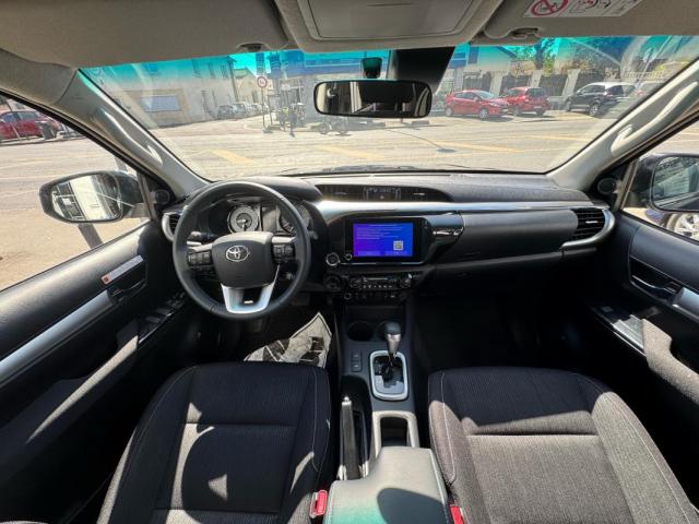 Toyota Hilux image 9