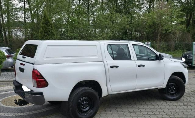 Toyota Hilux image 2