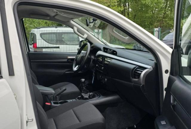 Toyota Hilux image 3