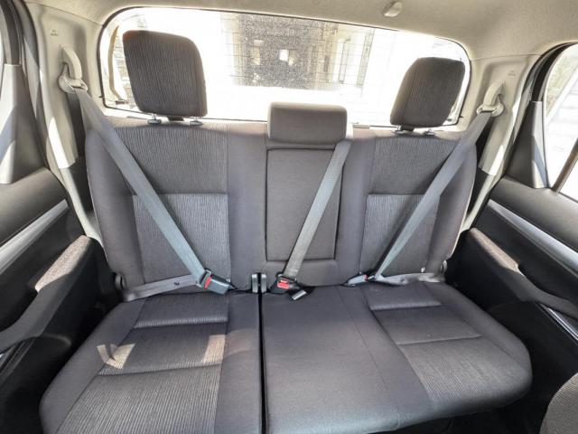 Toyota Hilux image 4