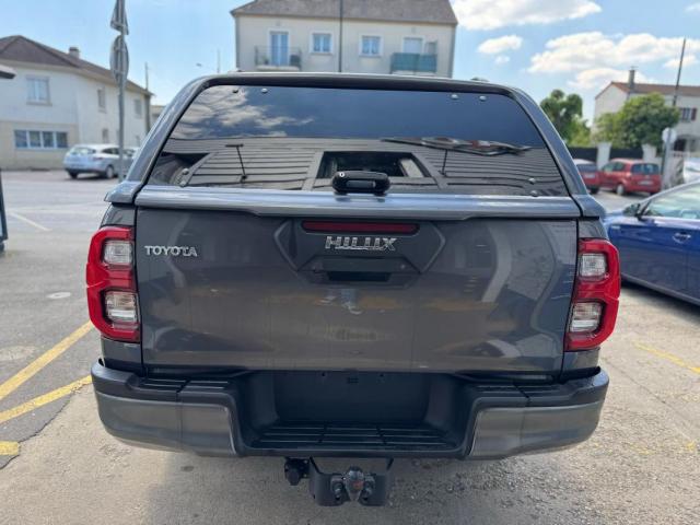 Toyota Hilux image 1