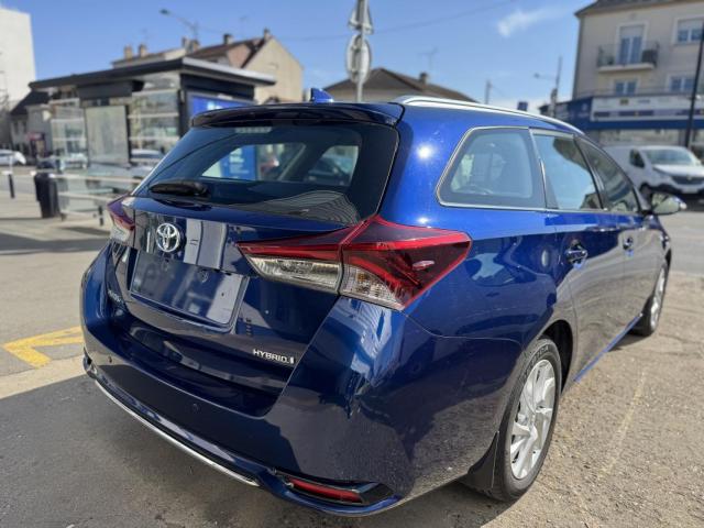 Toyota Auris image 5