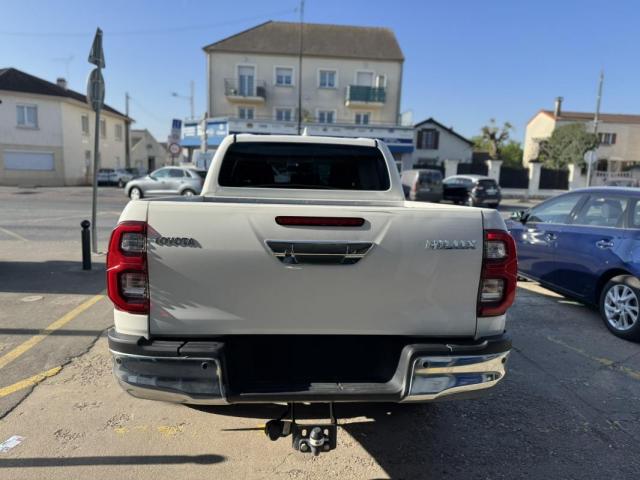 Toyota Hilux image 4