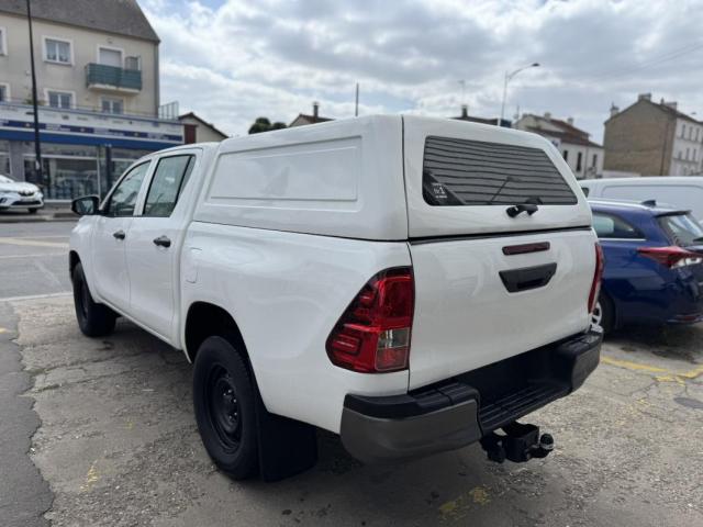 Toyota Hilux image 8