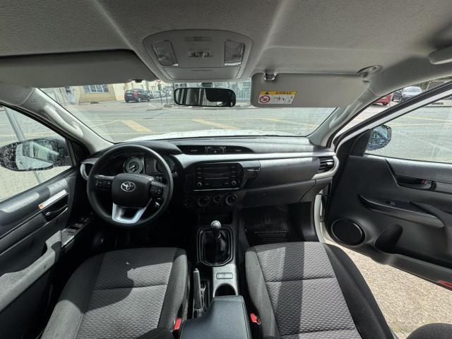 Toyota Hilux image 3