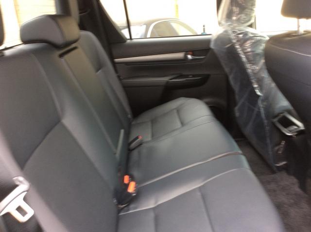 Toyota Hilux image 2