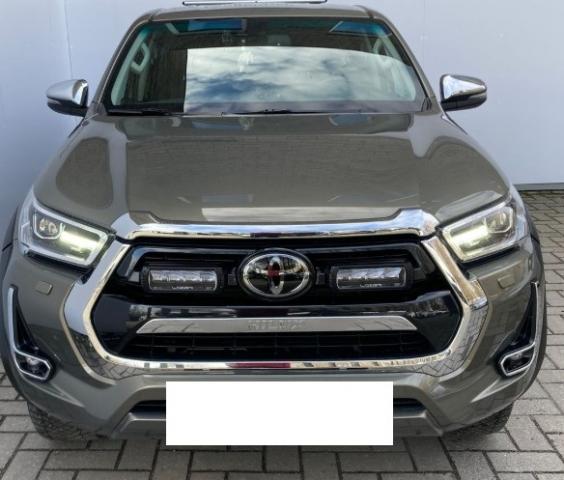 Toyota Hilux image 1